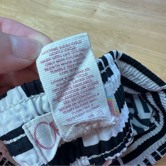 OP Ocean Pacific Vintage Girls Short Black White Hot Pink Size S Small - Picture 6 of 9